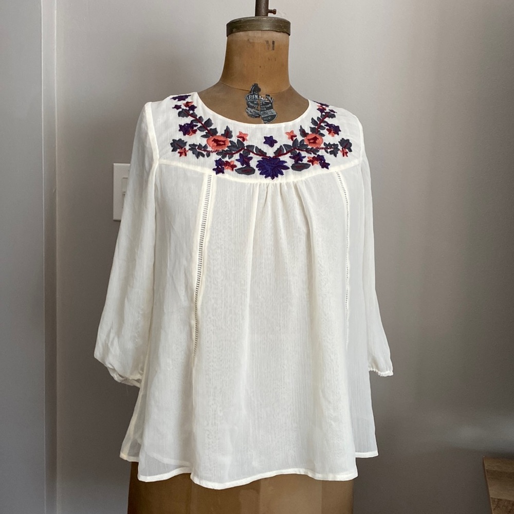 Floral embroidery flowy white blouse